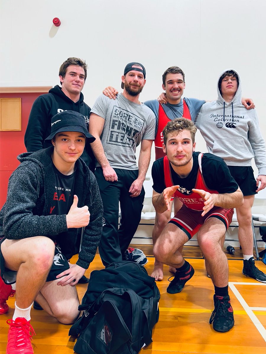 wrestling_squad_2022.jpg